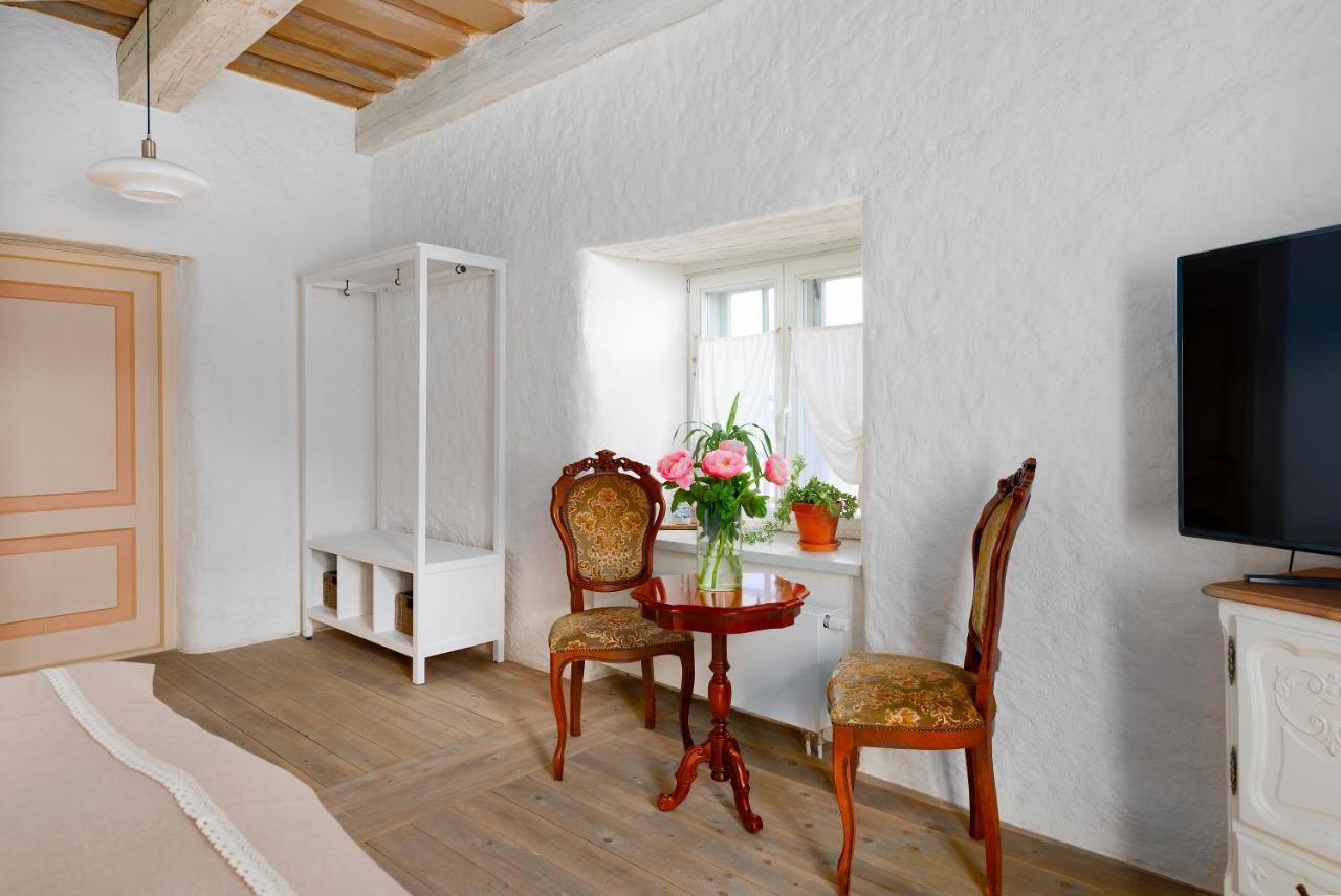 Nurmuizas Viesnica Hotel Lauciene Ngoại thất bức ảnh