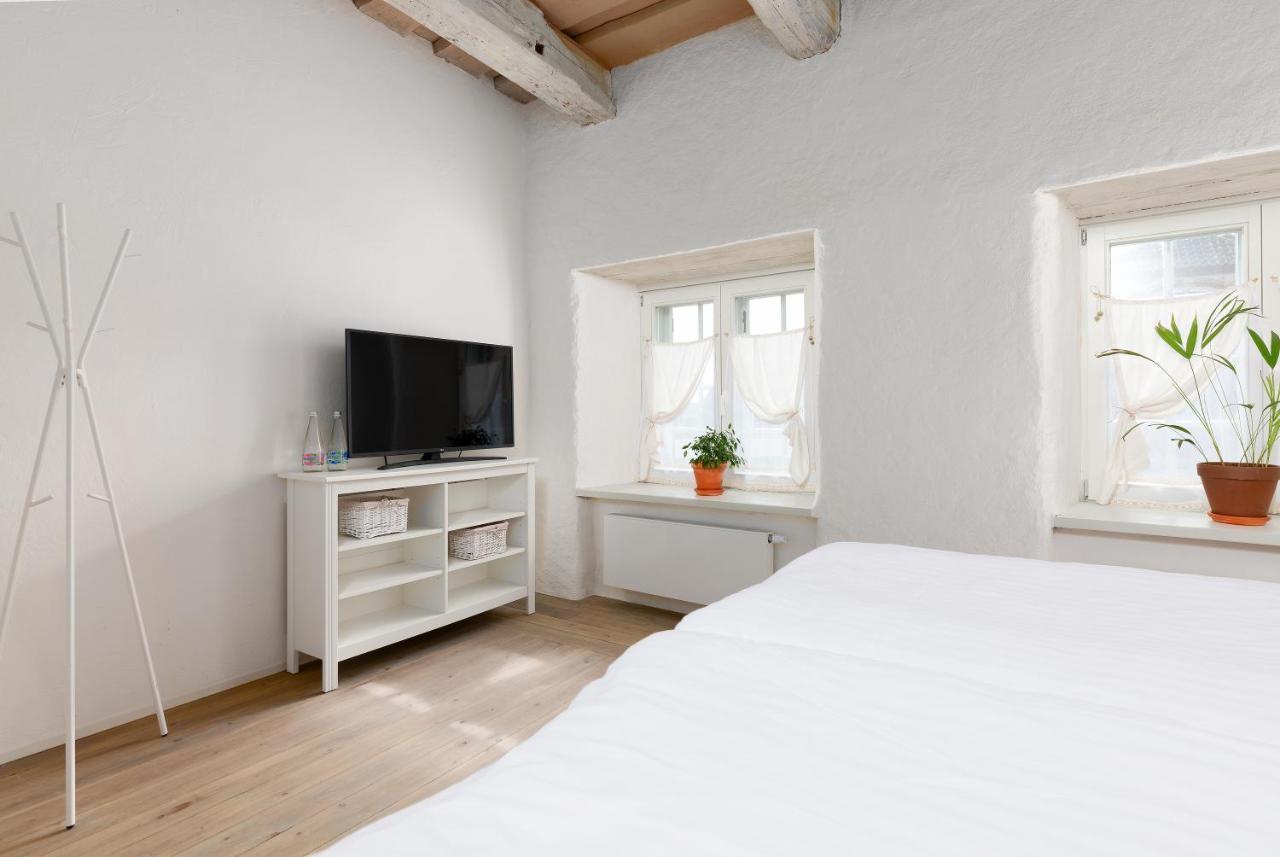 Nurmuizas Viesnica Hotel Lauciene Ngoại thất bức ảnh